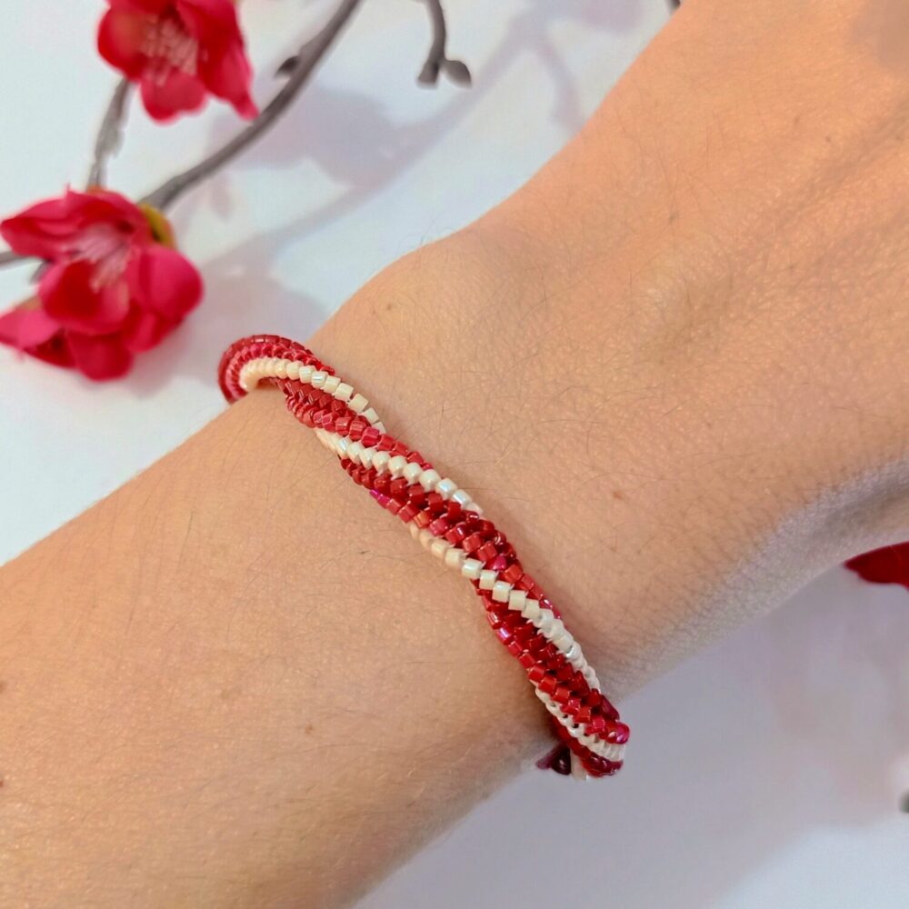 Alternative view of Pulsera espiral delica Miyuki (roja)