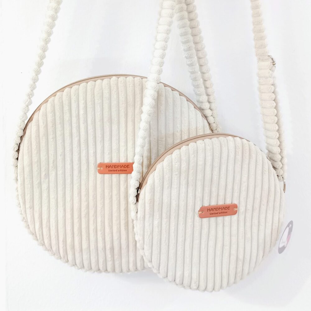 Alternative view of Bolso redondo pana grande (blanco)