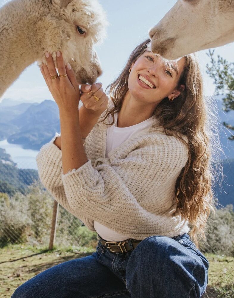 Alternative view of Chaqueta Renata beige