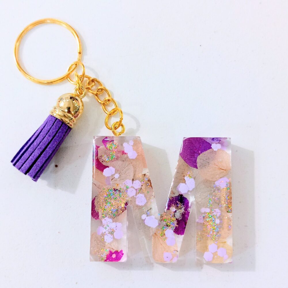 Llavero resina Letra M