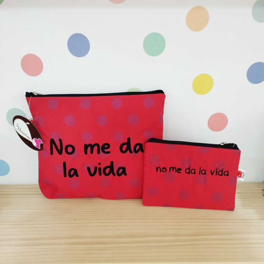 Monedero o Neceser "No me da la vida" (rojo lunares)