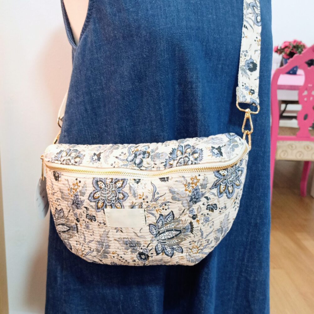 Riñonera estampada (azul y blanco)