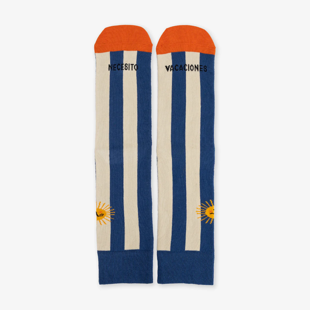 Alternative view of Calcetines "Necesito Vacaciones"