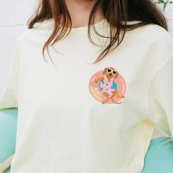 Camiseta "Aquí sufriendo"