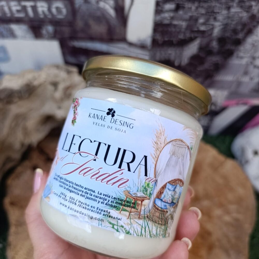 Alternative view of Vela 260g y 150g "Lectura en el jardín"