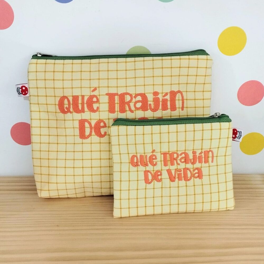 Monedero o Neceser "Qué trajín de vida" (amarillo)
