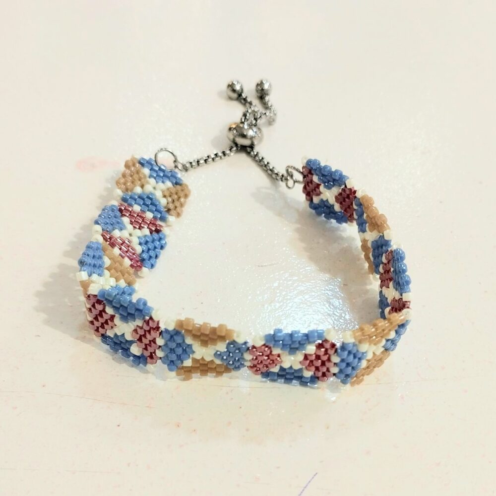 Alternative view of Pulsera cuadritos ajustable delica Miyuki (azul)