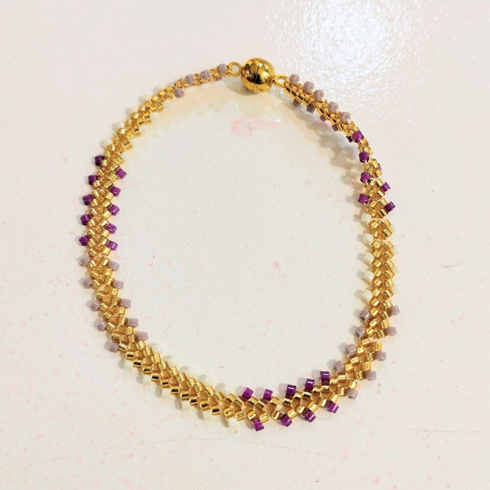 Alternative view of Pulsera ajustable espiga delica Miyuki (morado/rosa)
