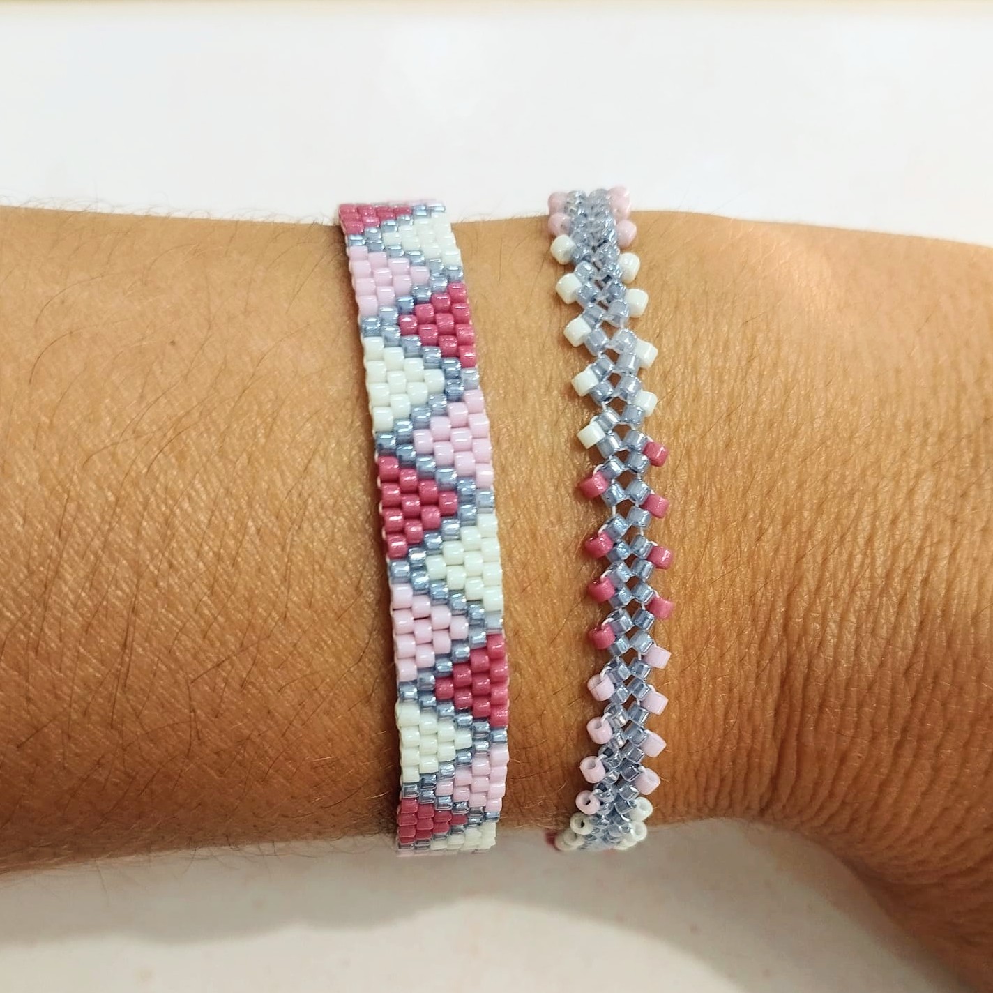 Pulsera ajustable triángulos delica Miyuki (rosa) - Imagen 3