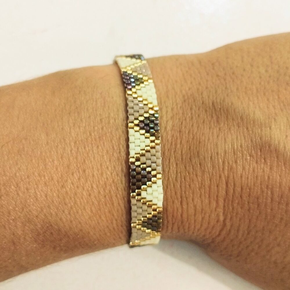 Pulsera ajustable triángulos delica Miyuki (marrón/beige)