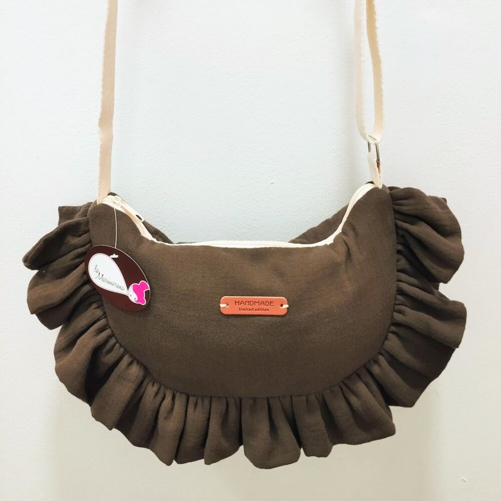 Bolso media luna volantes (marrón)