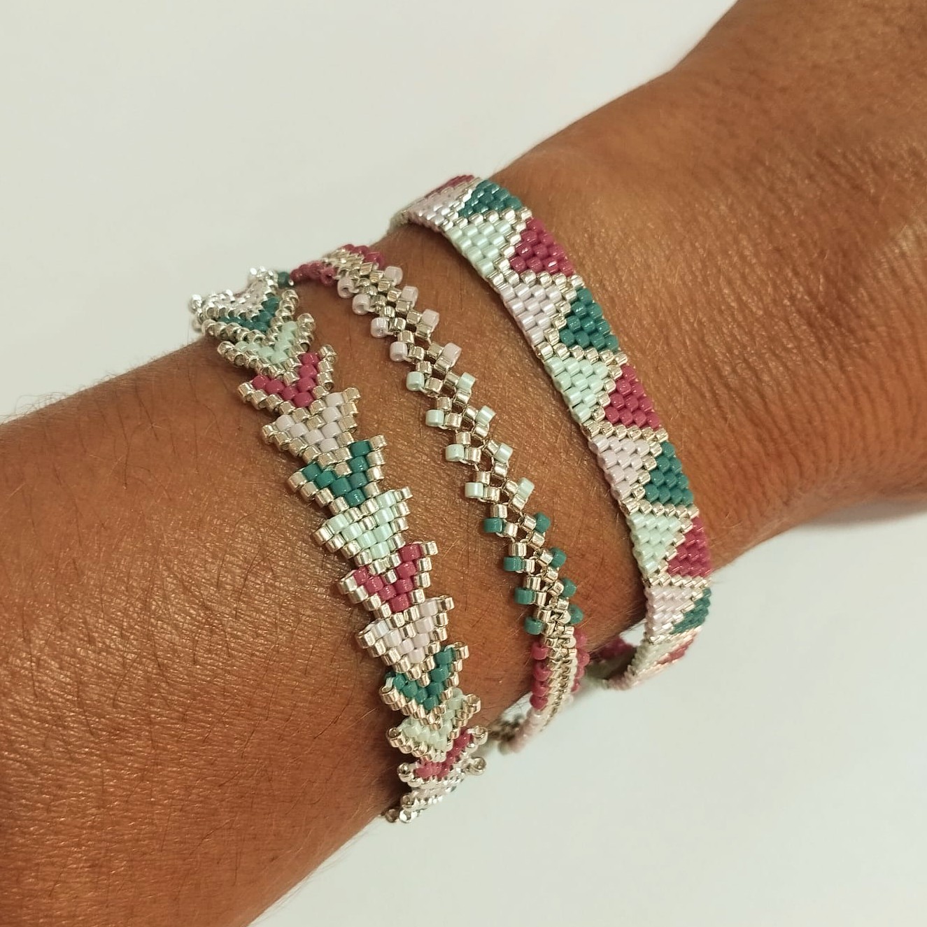 Pulsera espiga delica Miyuki (magenta/turquesa) - Imagen 3