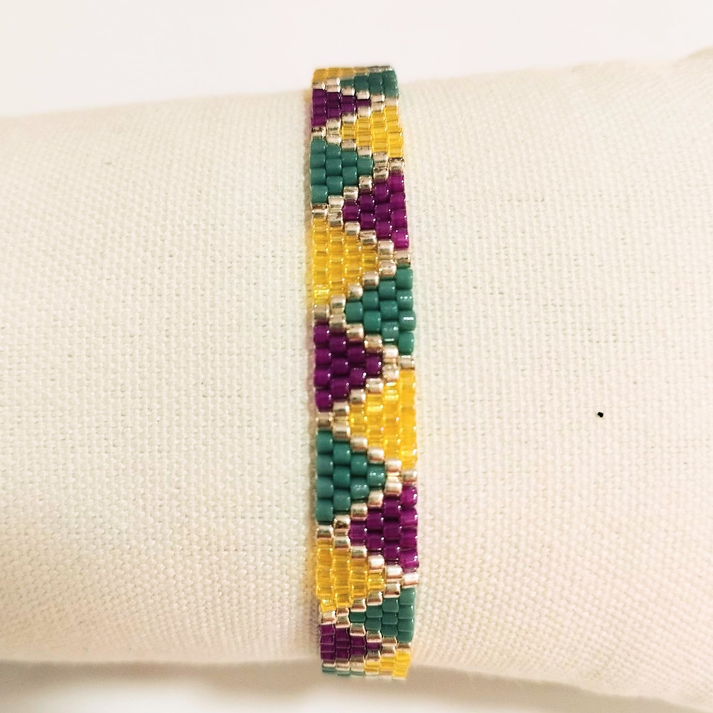 Pulsera ajustable triángulos delica Miyuki (morado/amarillo/verde) - Imagen 2