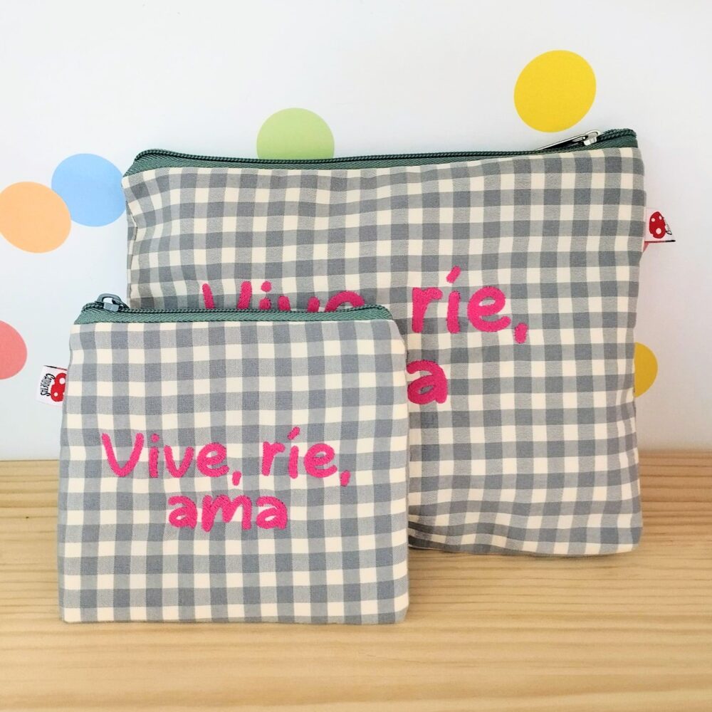 Alternative view of Monedero o Neceser "Vive, ríe, ama"