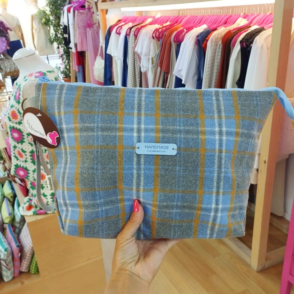 Alternative view of Bolso clutch cuadro escocés (gris/celeste/mostaza)