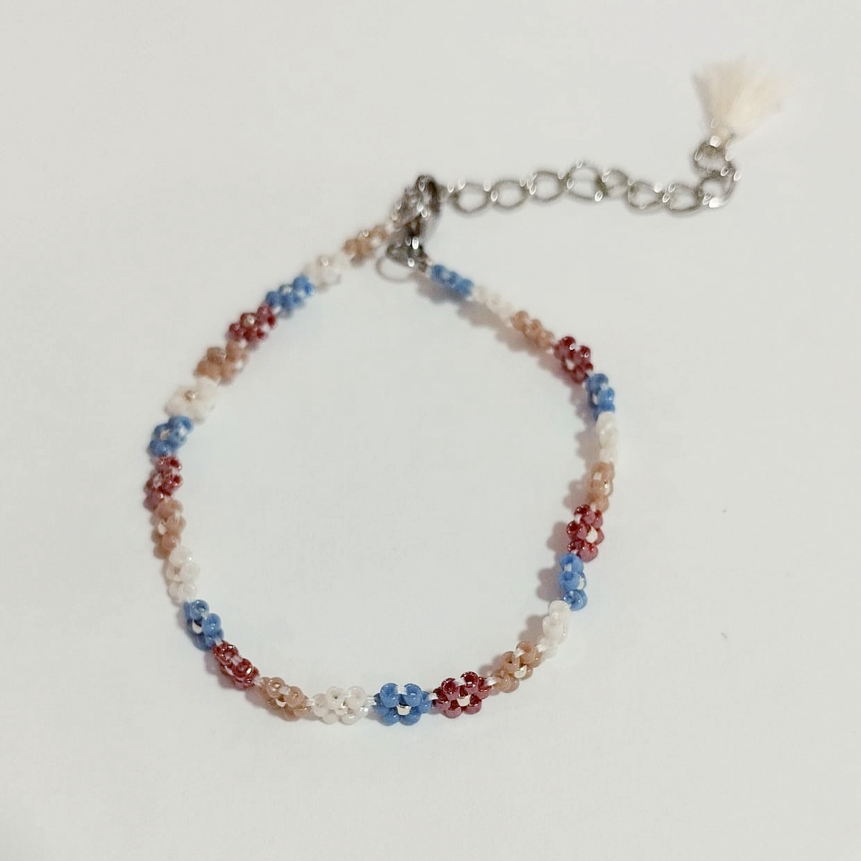 Pulsera fina margaritas delica Miyuki (azul/borgoña) - Imagen 3