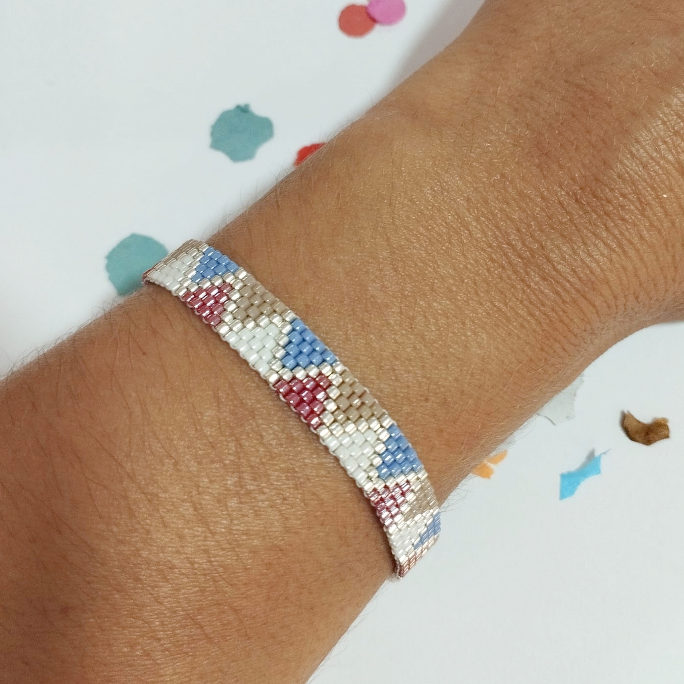 Pulsera ajustable triángulos delica Miyuki (azul/rojo)
