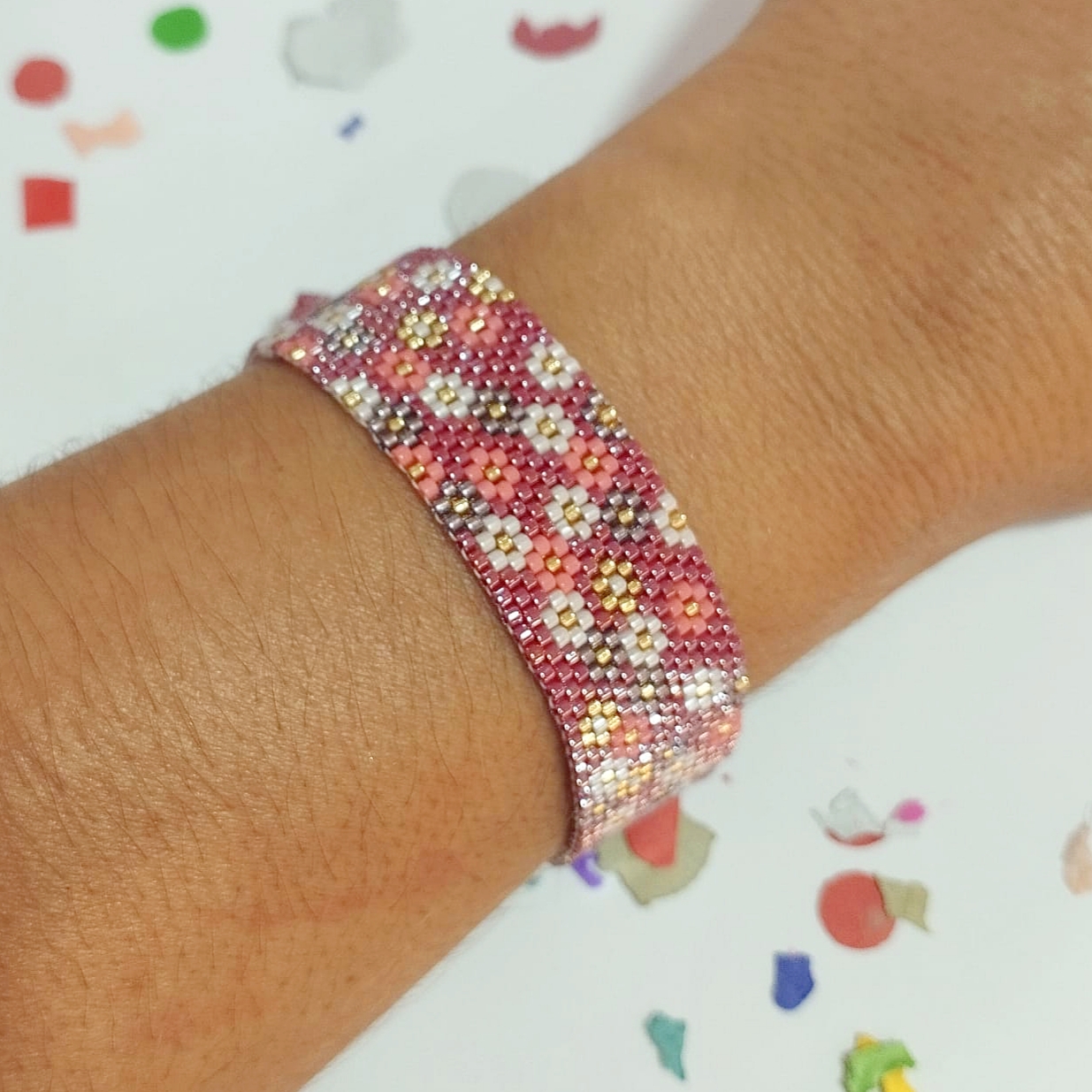 Brazalete ajustable margaritas delica Miyuki (rojo/coral)