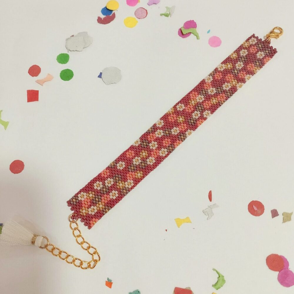 Alternative view of Brazalete ajustable margaritas delica Miyuki (borgoña/salmón)