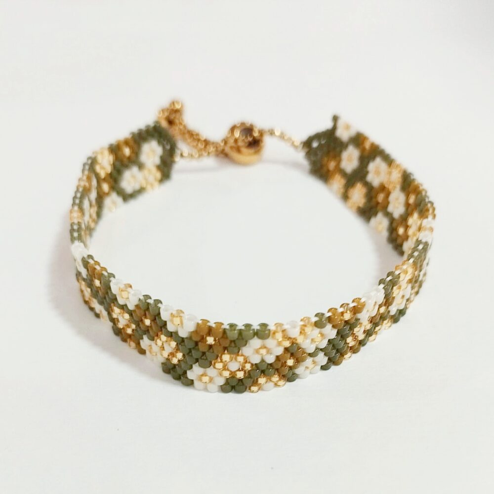 Alternative view of Pulsera ajustable margaritas delica Miyuki (verde Oliva)