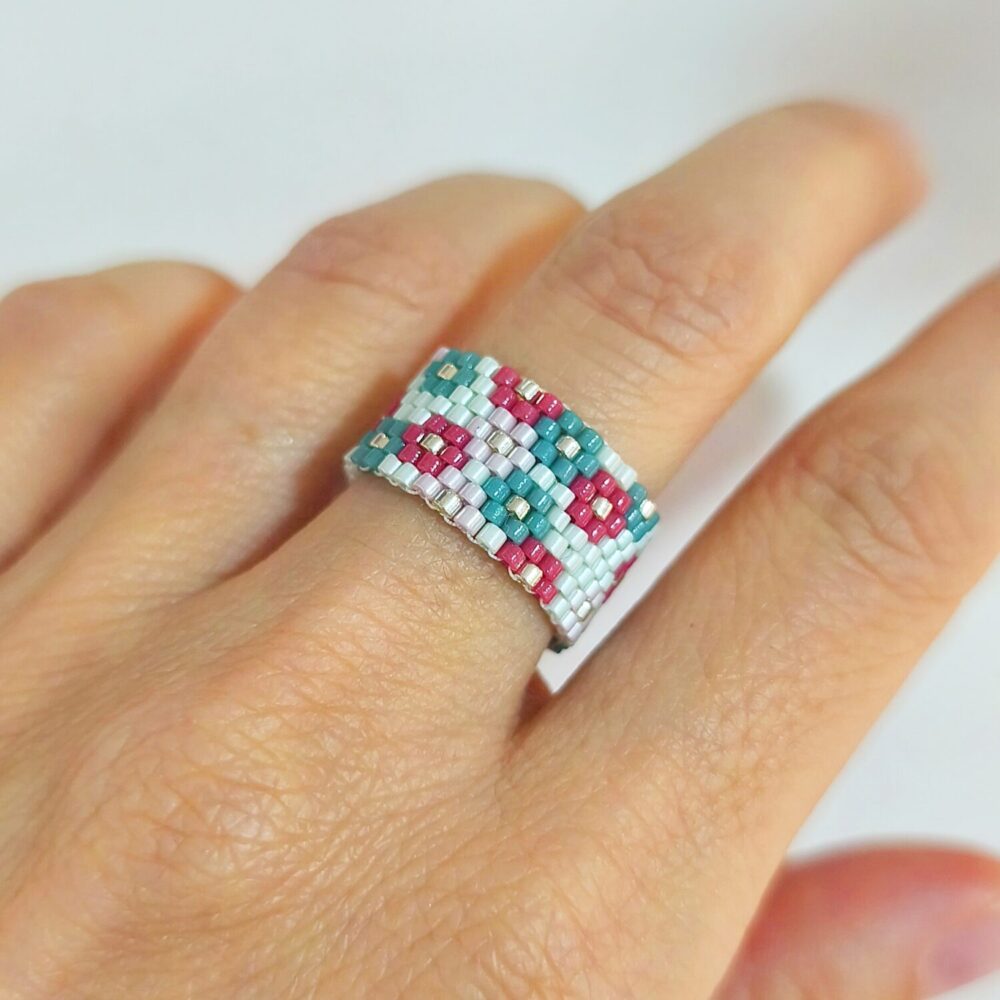 Anillo margaritas delica Miyuki (cherry/eucalipto)