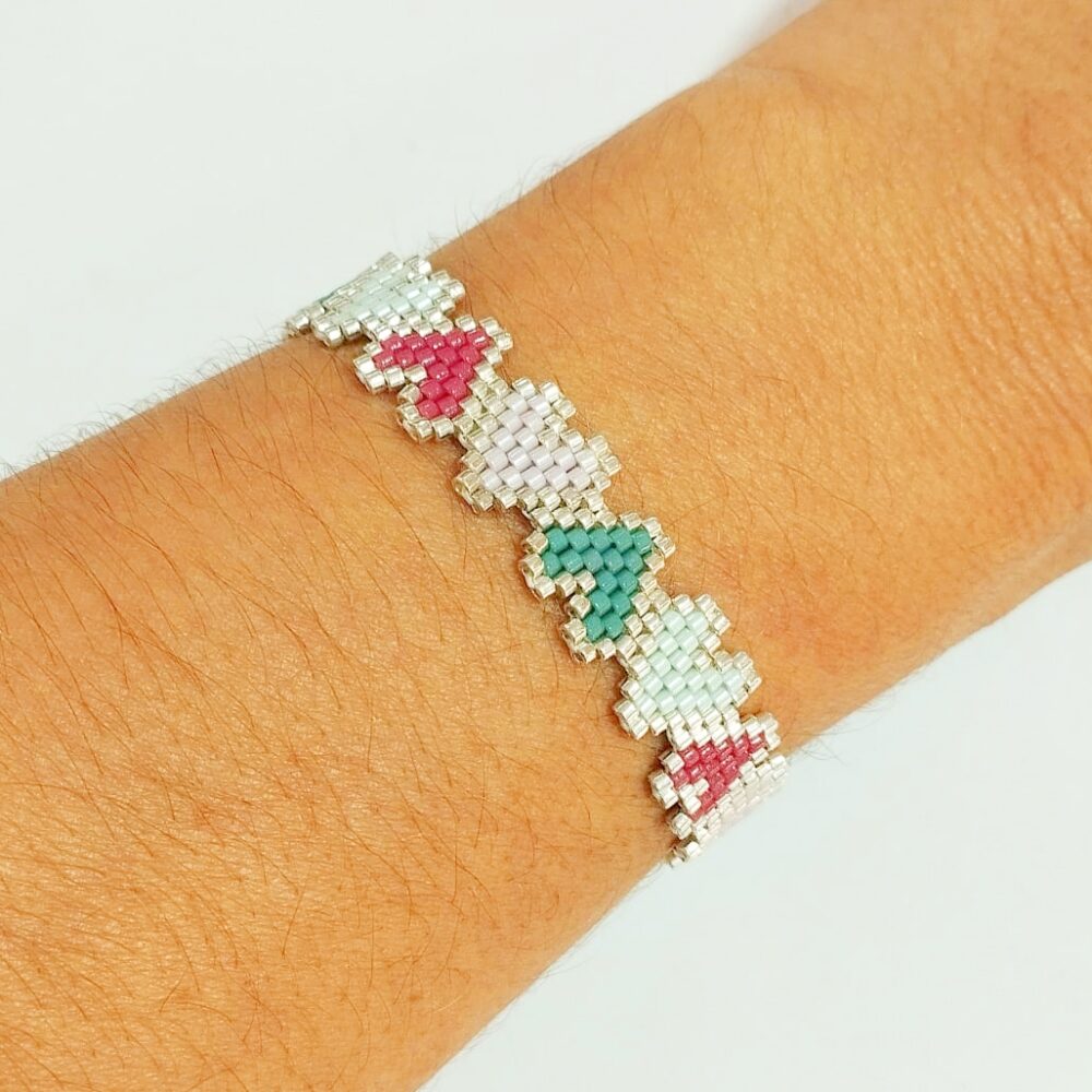 Pulsera corazones delica Miyuki (cherry/eucalipto)