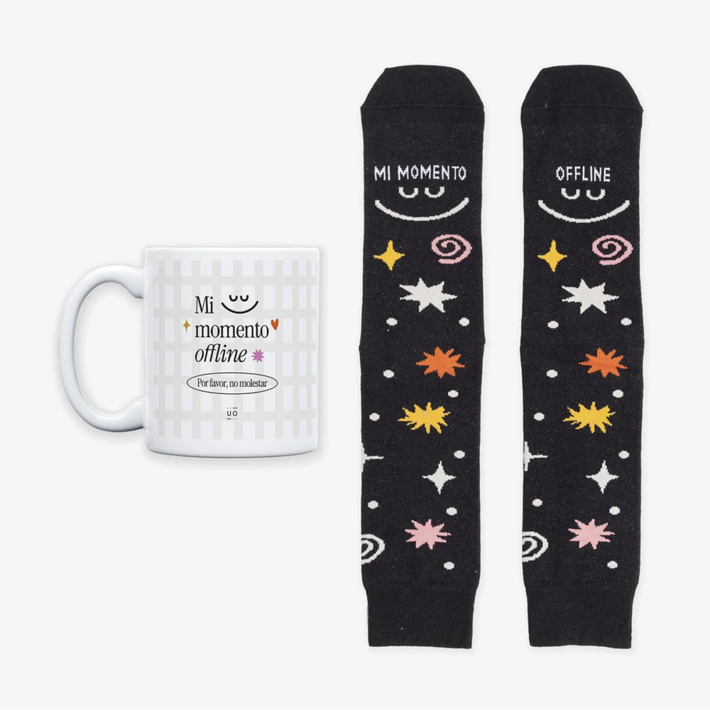 Pack calcetines+taza "Mi momento offline"